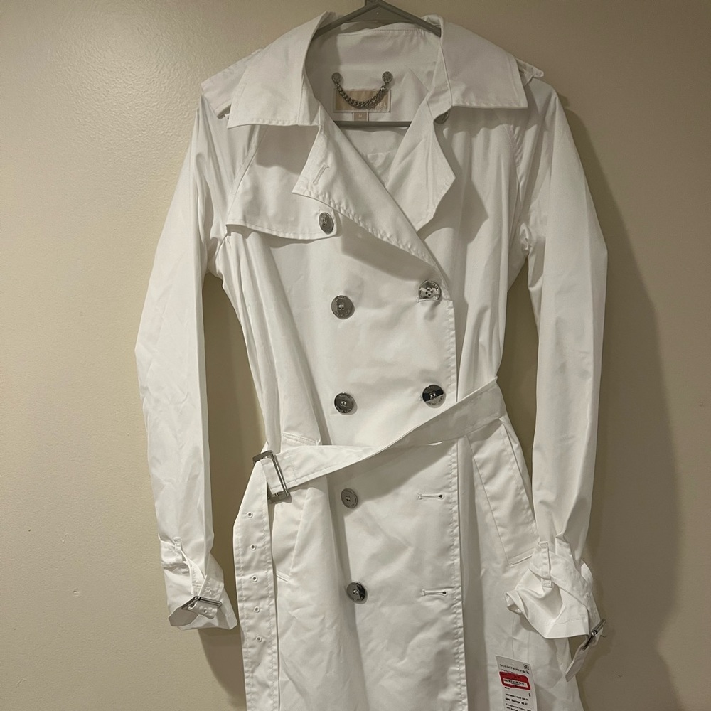 Michael kors white rain coat new with tag size M